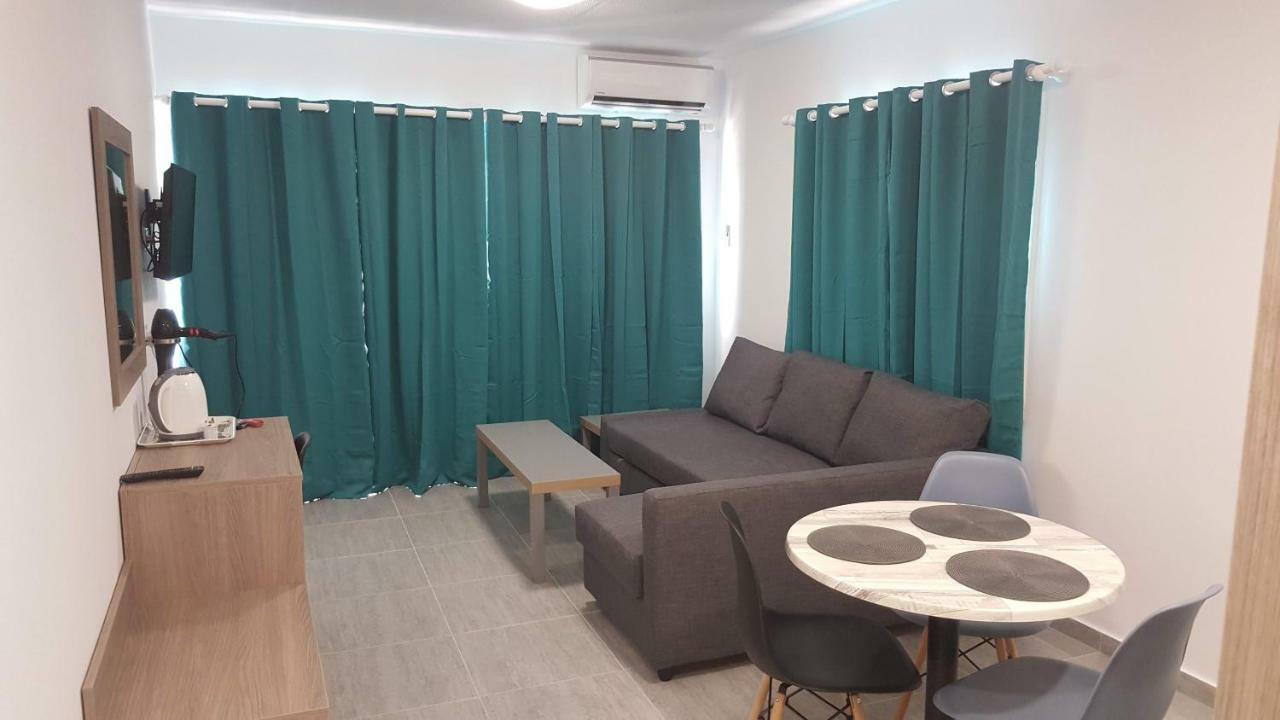 Manoli Apartments Aya Napa Dış mekan fotoğraf